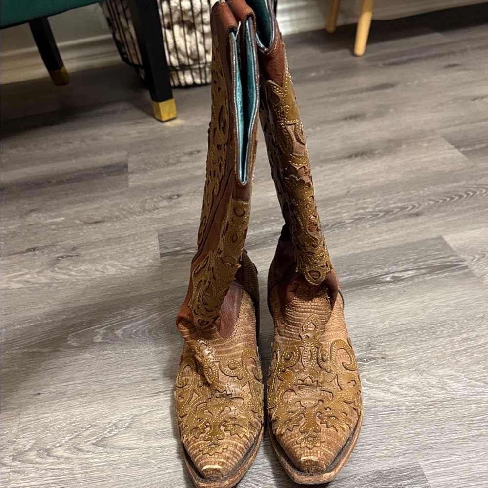 Brown Embroidered Women's Boots